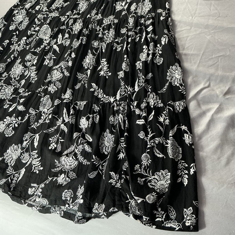 Old Navy Tiered Maxi Dress Size M Dark Cottagecore Floral Prairie Flowy Modest - Picture 13 of 15